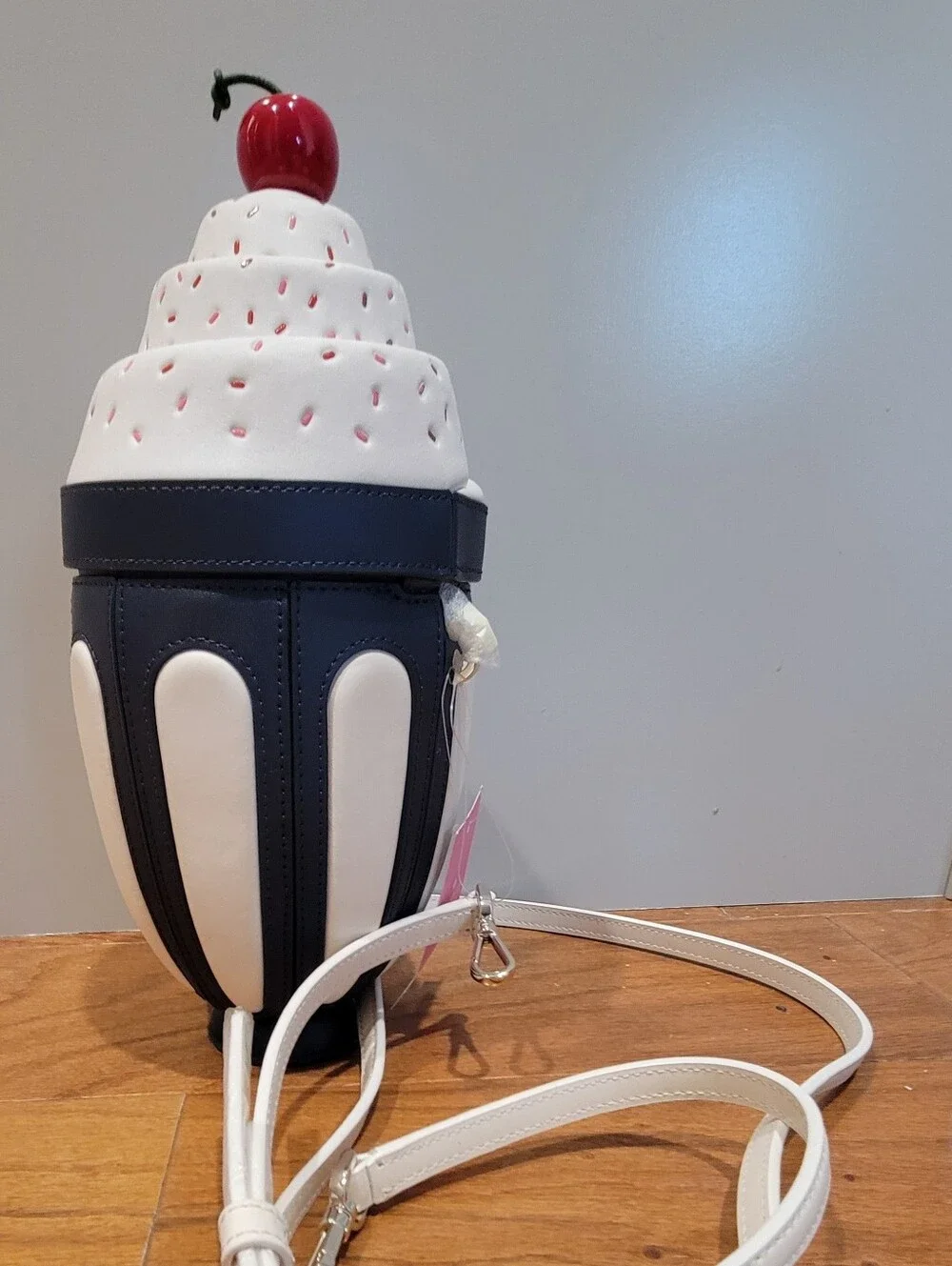 Kate Spade Novelty Ice Cream Sundae Crossbody Bag in White and Navy NWT